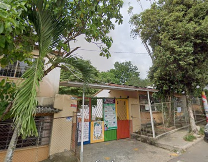 colegio-fachada-porton